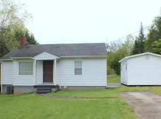 137 Square St, Mount Airy, NC 27030