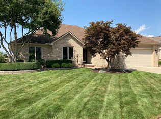 49585 Red Pine Dr, Macomb, MI