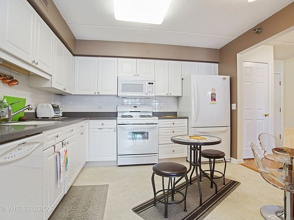 4th image of 7021 W Touhy Ave APT 208
