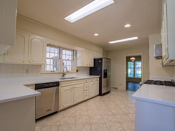 2nd image of 70 Yeiser Dr