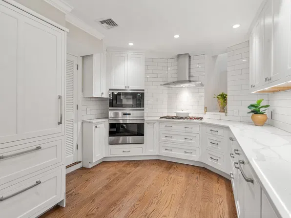 38 Rutland Sq APT 1, Boston, MA 02118