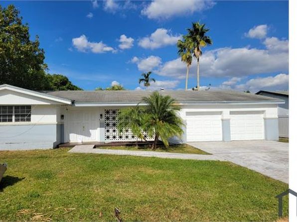 6649 Emerald Lake Dr