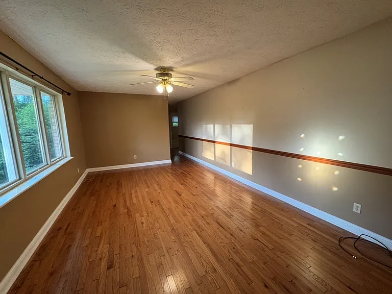322 Norfolk Cir — Photo 2