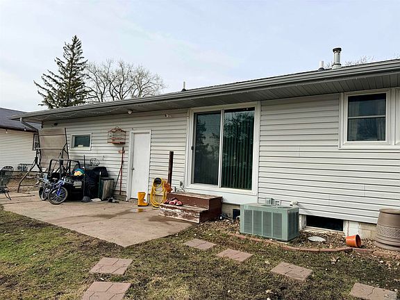 3rd image of 1012 E 4th St