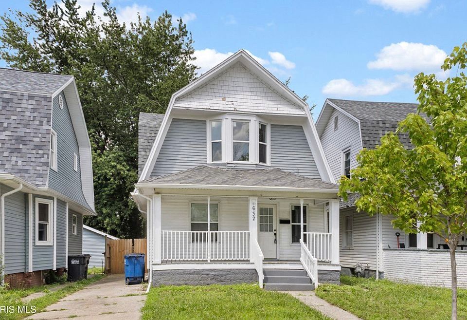 1st image of 632 Nicholas St