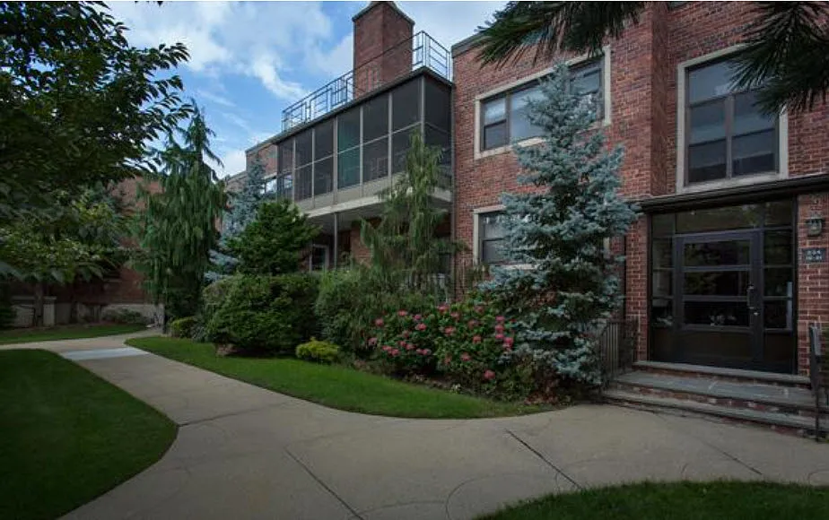 Building Photo - Fairfield Cedarhurst Court