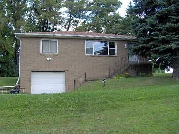2nd image of 105 Dickson St