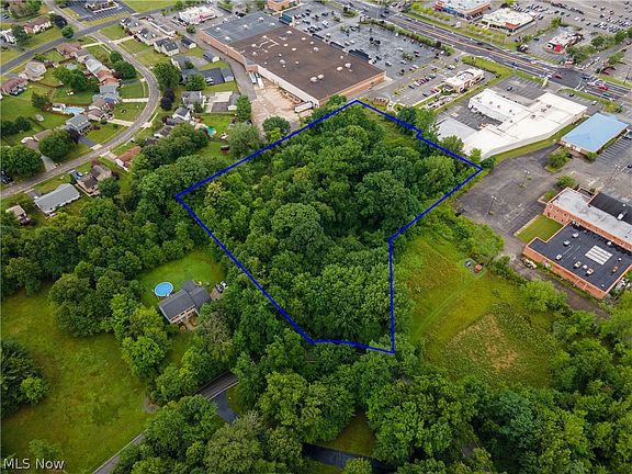 2nd image of Tanglewood Dr