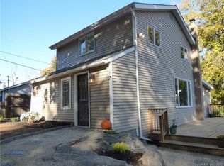 17 Round Hill Rd, Sandy Hook, CT 06482