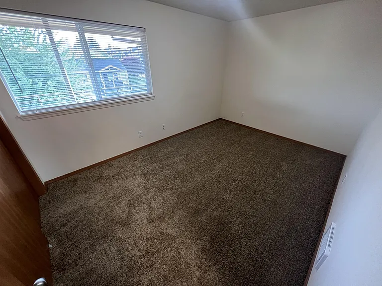 324 Avenue J #10 — Photo 18