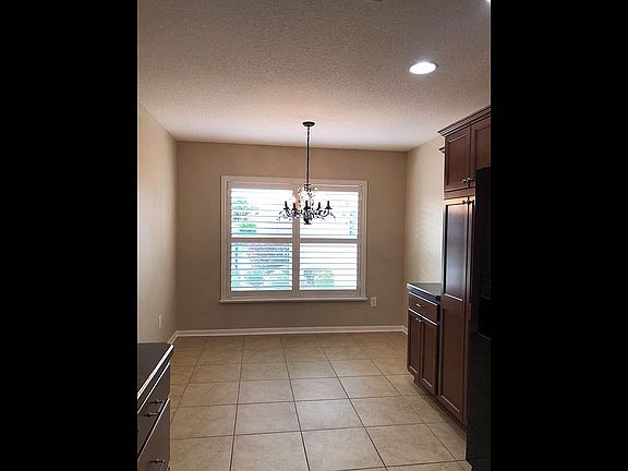 3rd image of 3403 Eisenhower Way