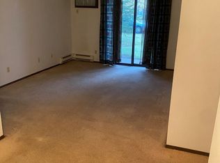 228 Enterprise St APT 5, Stockbridge, WI 53088