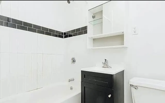 Rented by Nooklyn NYC LLC | media 8