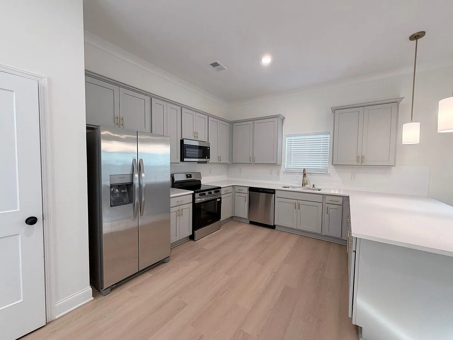 New Construction! Pre-Leasing For August 2027! — Photo 2