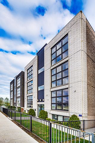 1st image of 2435 W Belmont Ave APT 1W