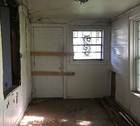 Back laundry rm to rear door