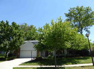 619 Landsford Dr, Fort Wayne, IN 46825