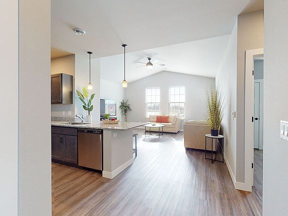 4th image of 618 Autumn Wood Pkwy #163