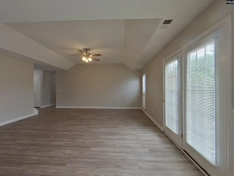 608 Cottontail Ct N — Photo 3