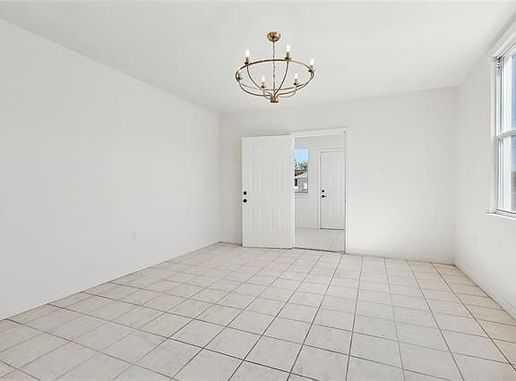 4th image of 3300 Clematis St
