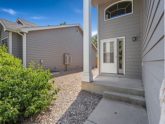 3rd image of 4221 Gemstone Ln