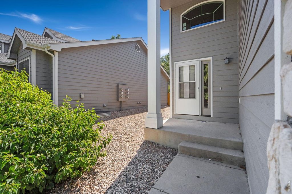 4221 Gemstone Ln