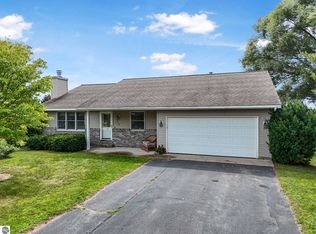 6019 Dover Ln, Traverse City, MI 49685