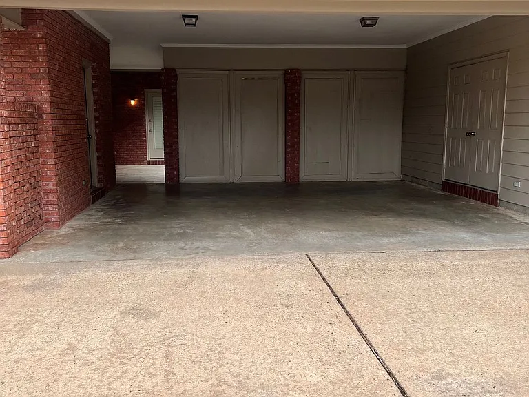 8706 Twelve Oaks Ln — Photo 12