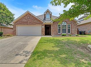 6201 Reddenson Dr, Fort Worth, TX 76132