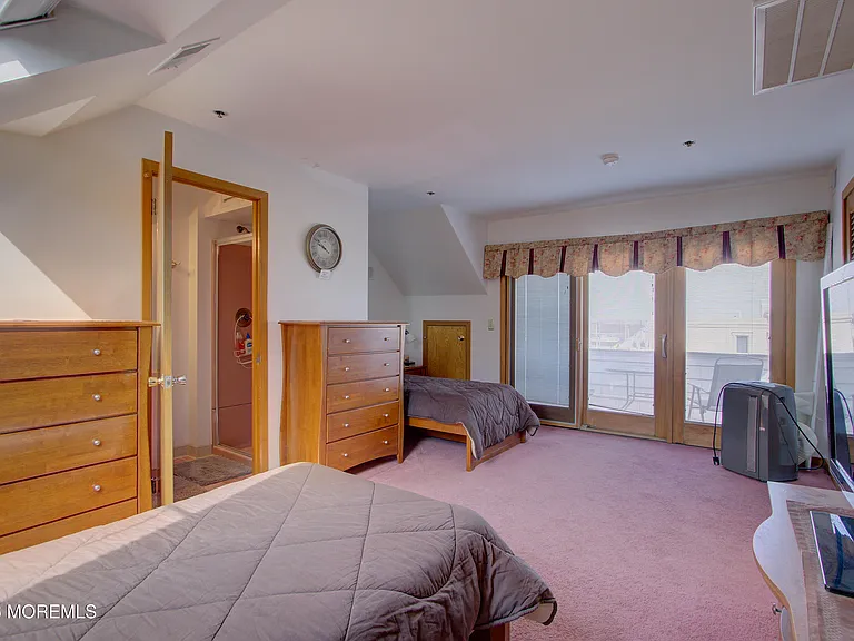 900 Ocean Ave #24 — Photo 37