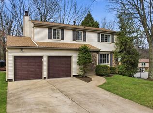 17 Giant Oak Dr, Baden, PA