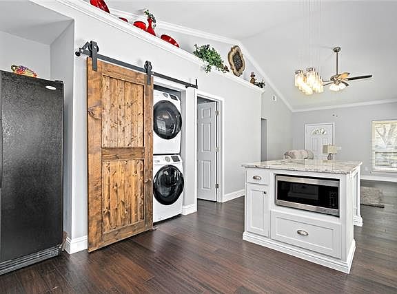 4th image of 2401 Forestbrook Dr