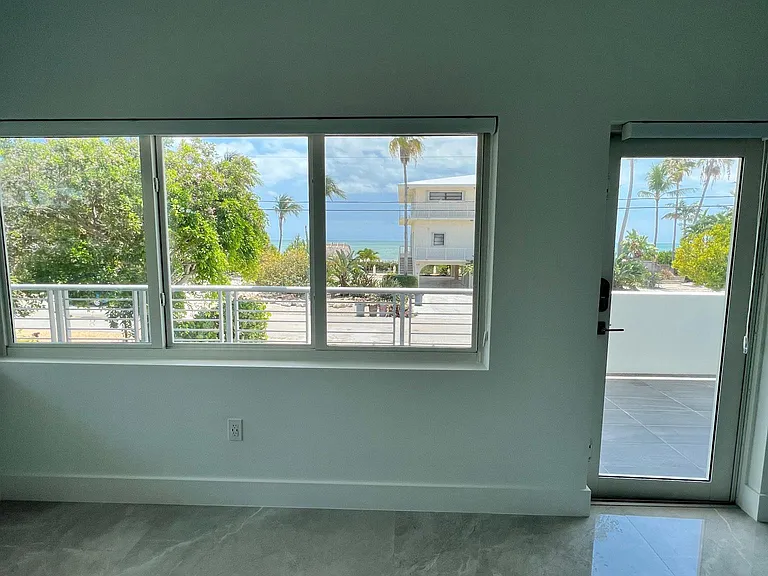 229 W Seaview Cir — Photo 9