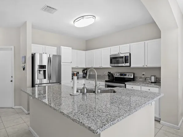 9875 Porta Leona Lane, Boynton Beach, FL 33472