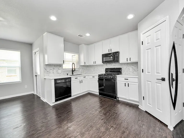 4707 Wheel Wright Trl — Photo 6