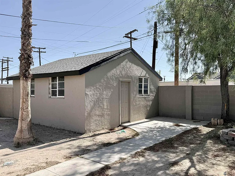 1501 S 6th Ave — Photo 15
