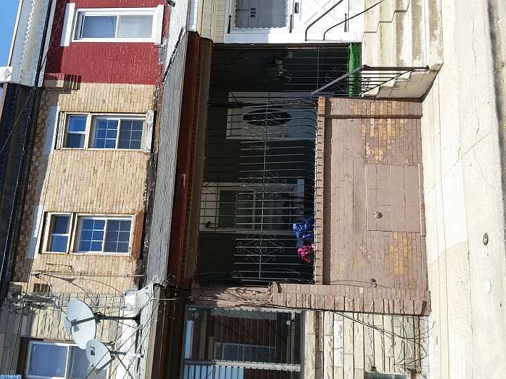 2nd image of 917 Kimber St