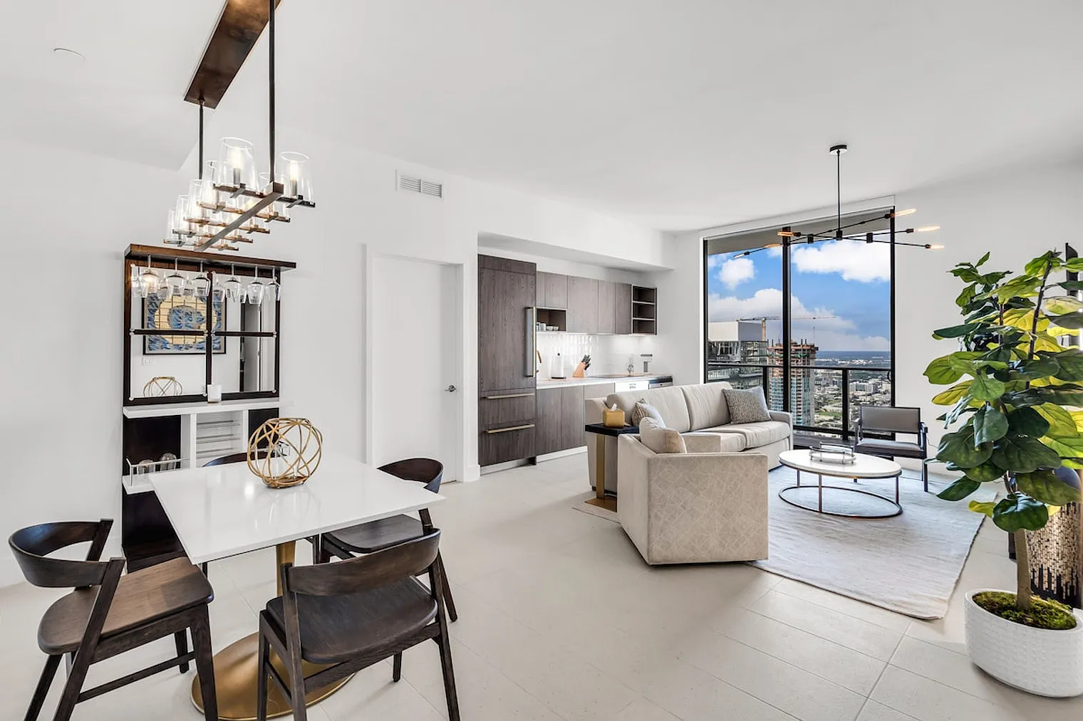 2 bed, 2.0 bath, 1076 sqft, $8,245 — Photo 4