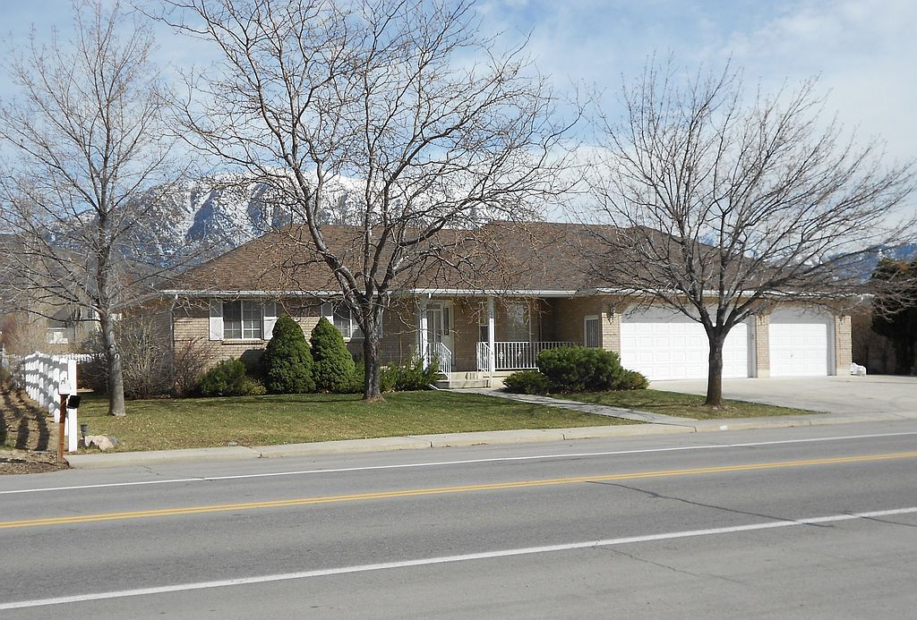 85 S 400 E - Property Image