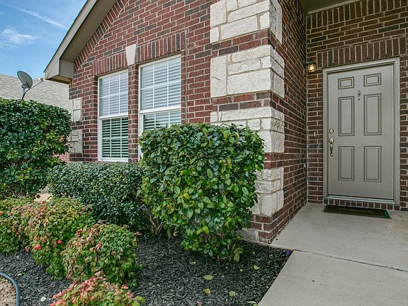 4th image of 2340 Clairborne Dr