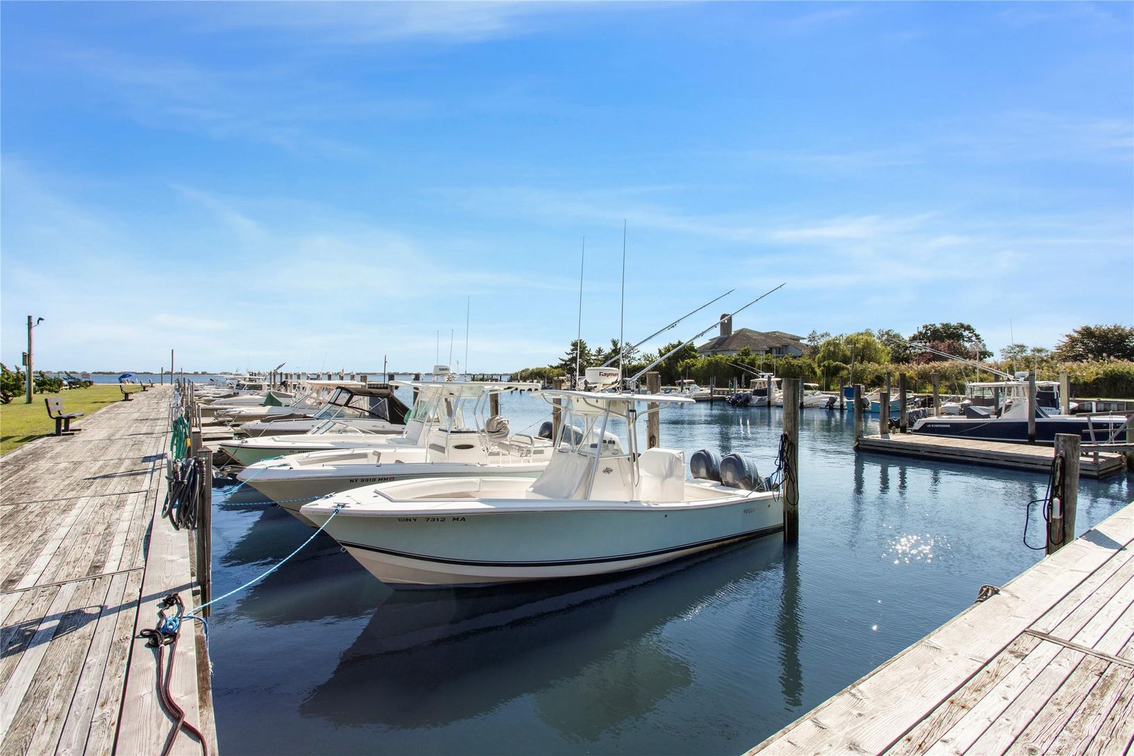  Enjoy your fully equipped Private Community Marina and Dock.