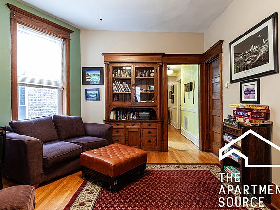 3rd image of 3222 N Sheffield Ave #3