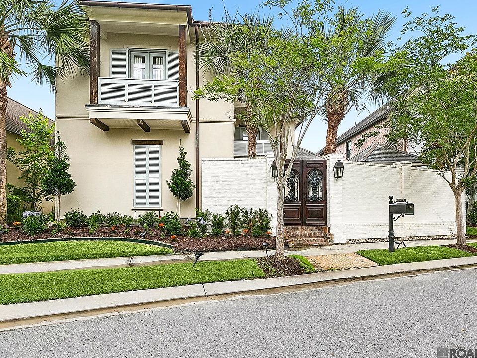 1st image of 11425 The Gardens Dr