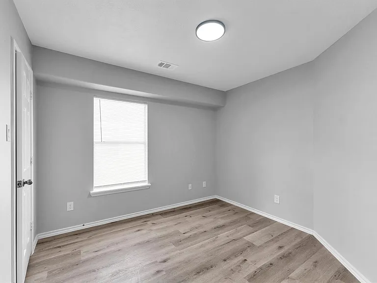 16007 Sandy Path Ln — Photo 41
