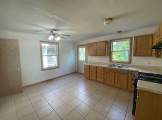 53 Lawe St, Indian Orchard, MA 01151