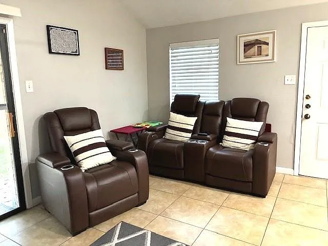 Building Photo - 2510 Silver Cypress Dr