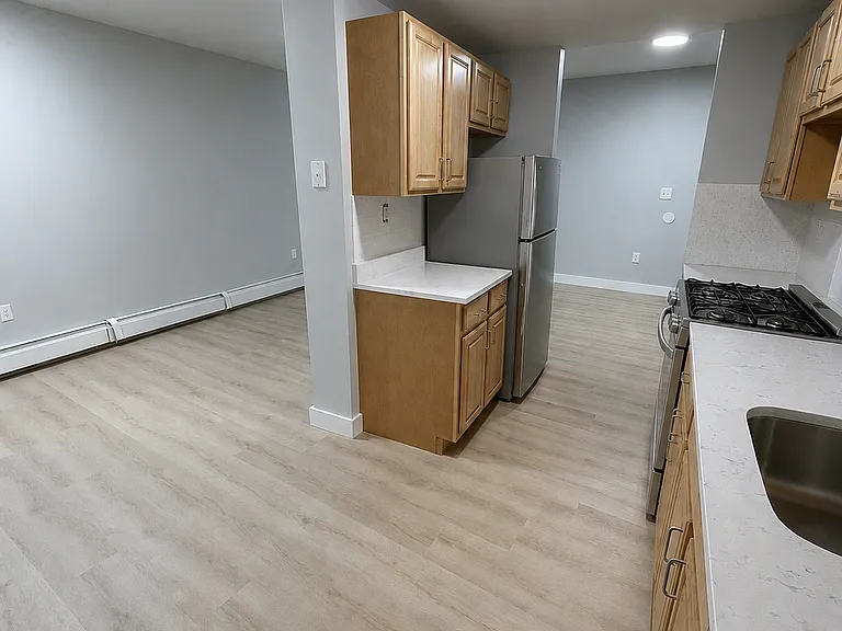 135 Main Street — Photo 7