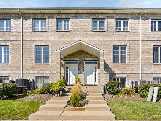 183 N East River Rd Unit F4, Des Plaines, IL 60016