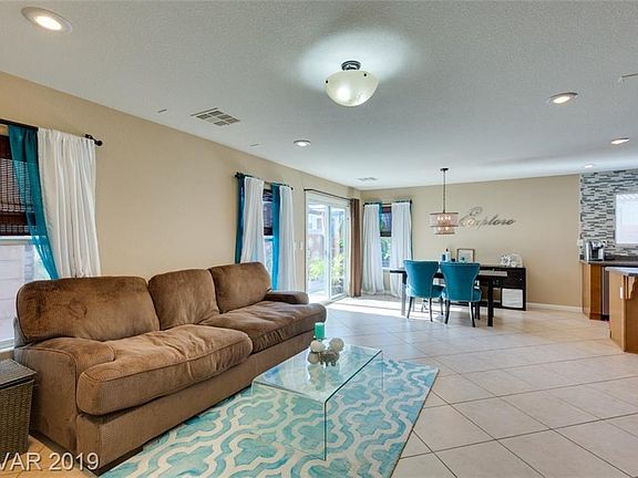4th image of 464 Swiss Cottage Ave