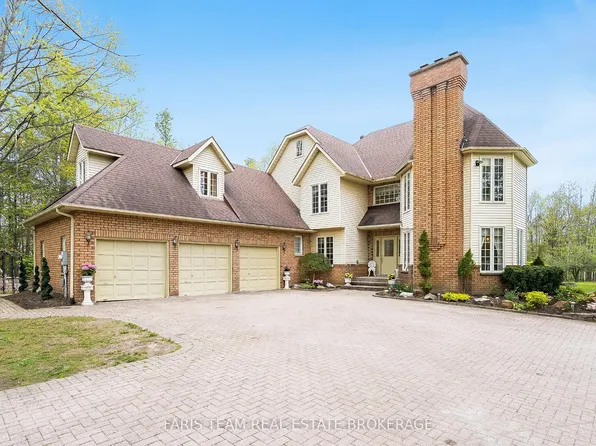 4 Mills Cir, Springwater, ON L9X 0J7
